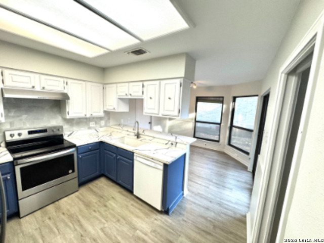 3220 Castledale Property Photo 4