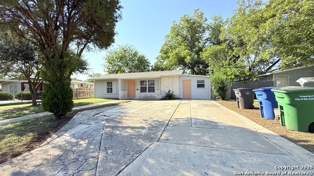 122 Newport Property Photo 1