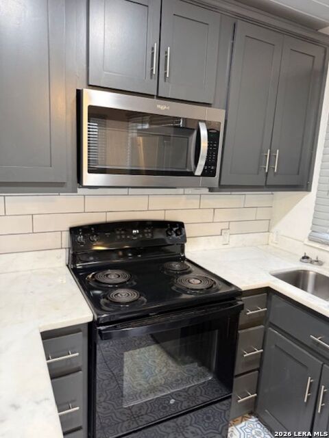 512 E Mulberry Property Photo 6