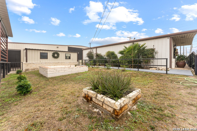 106 South Line Property Photo 12