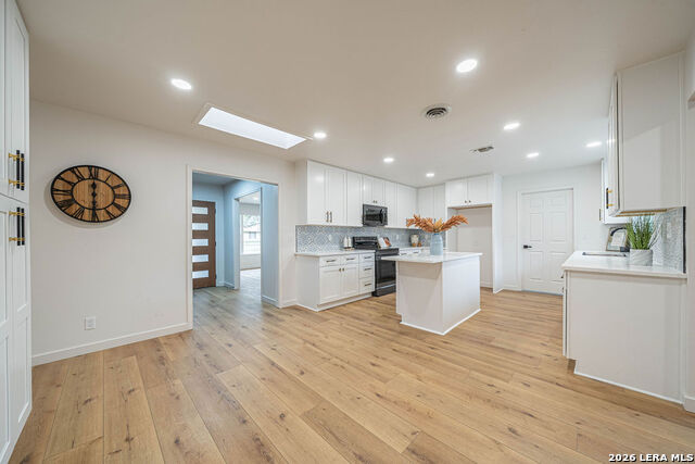 355 Donella Property Photo 5