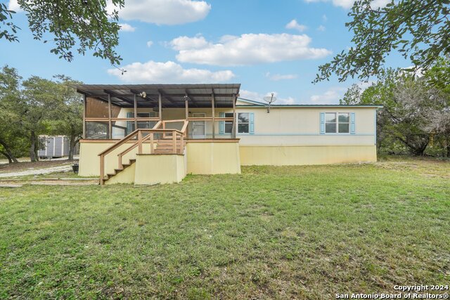140 Lake Terrace Dr Property Photo 1