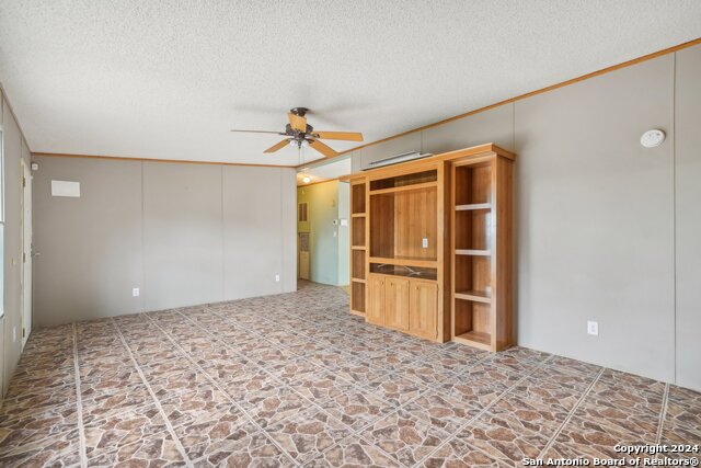 140 Lake Terrace Dr Property Photo 4