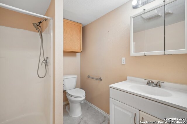 140 Lake Terrace Dr Property Photo 26