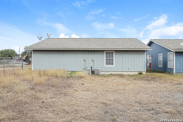 820 W Olmos Property Photo 3