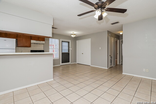 820 W Olmos Property Photo 5