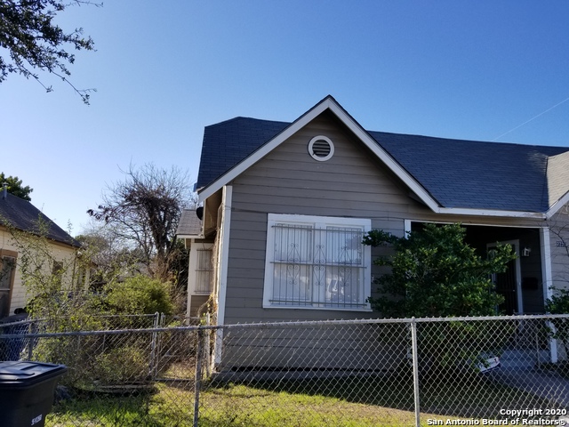 2238 N INTERSTATE 35 Property Photo 1