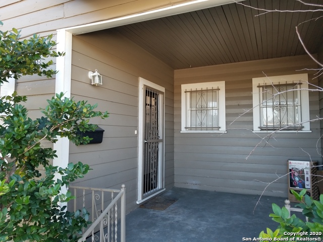 2238 N Interstate 35 Property Photo 2