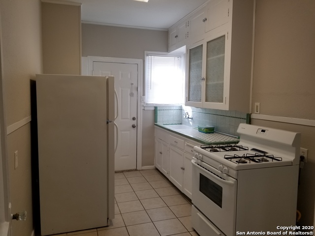 2238 N Interstate 35 Property Photo 4