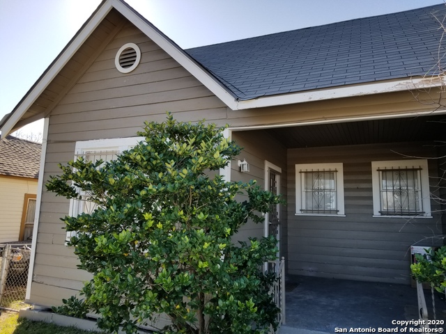 2238 N Interstate 35 Property Photo 9