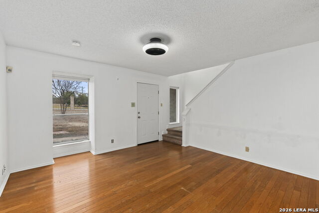4949 Hamilton Wolfe Property Photo 6