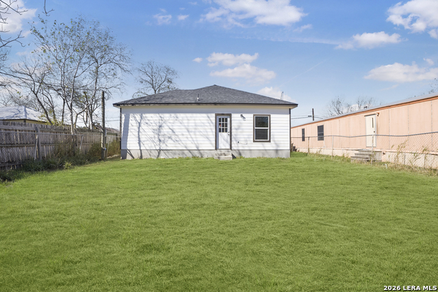 804 Peach Property Photo 16