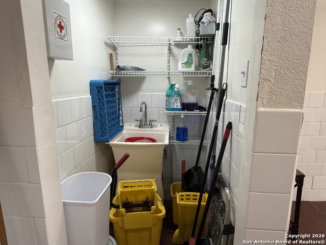 5402 S Zarzamora Property Photo 25