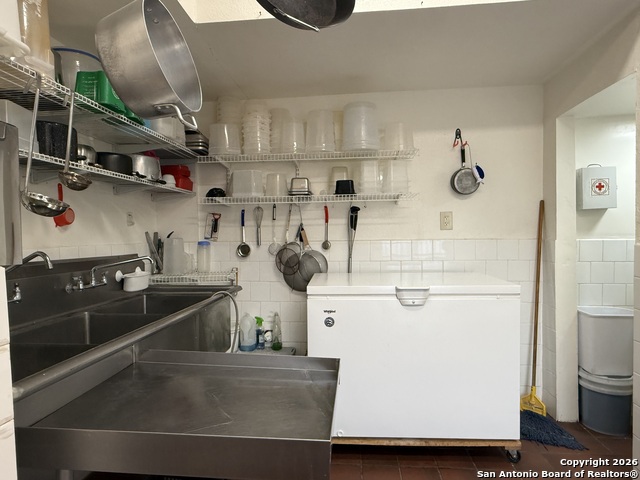 5402 S Zarzamora Property Photo 26