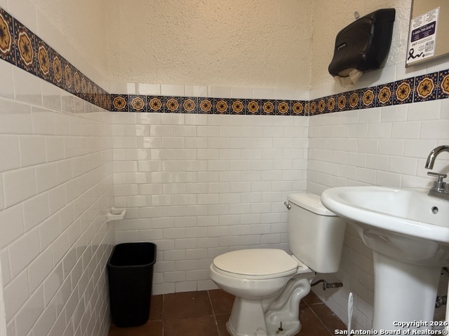 5402 S Zarzamora Property Photo 33