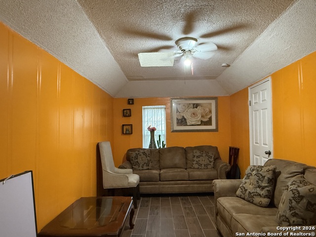 5402 S Zarzamora Property Photo 41