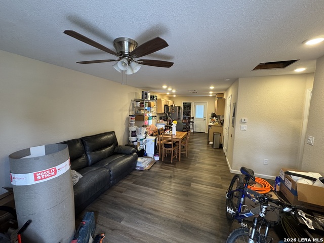 8811 Dale Vly Dr Property Photo 18