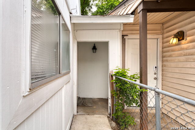 6814 Oldham Property Photo 2