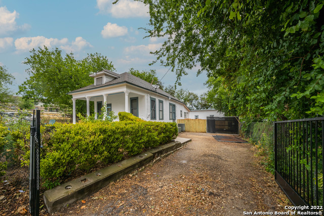 212 Mclane Property Photo 3