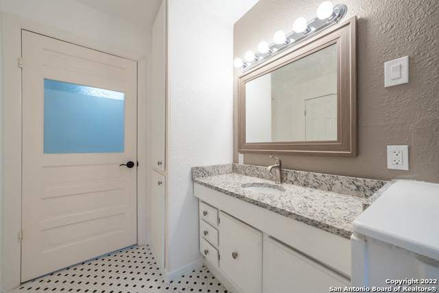212 Mclane Property Photo 24