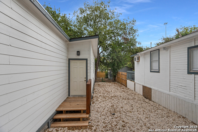 212 Mclane St Property Photo 3