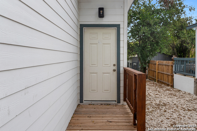 212 Mclane St Property Photo 4
