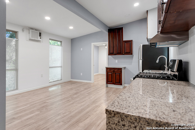 212 Mclane St Property Photo 6