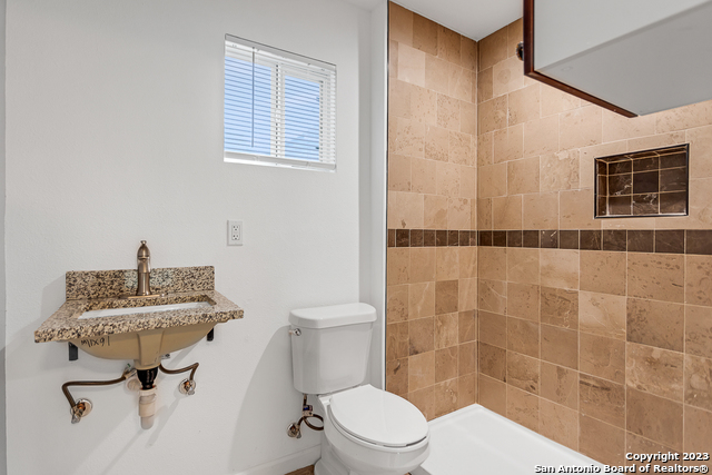 212 Mclane St Property Photo 18