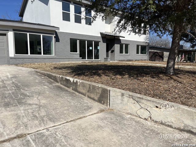 137 Harriett Dr Property Photo 1