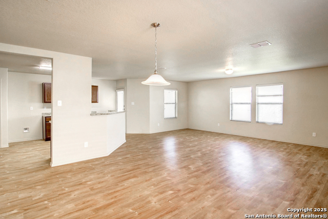 8926 Gerald Ohara Property Photo 6