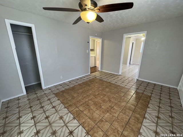 811 S General Mcmullen Property Photo 2