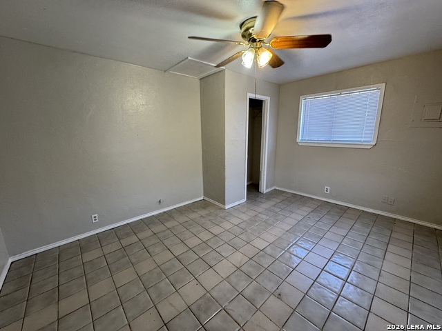 811 S General Mcmullen Property Photo 3