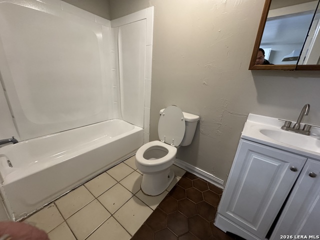 811 S General Mcmullen Property Photo 7