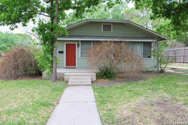 3901 N New Braunfels Property Photo 1