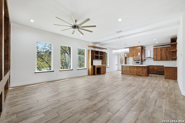19402 Easy Oak Property Photo 5