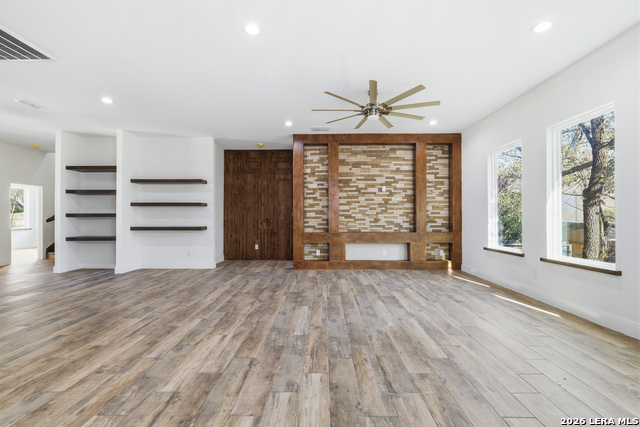 19402 Easy Oak Property Photo 6