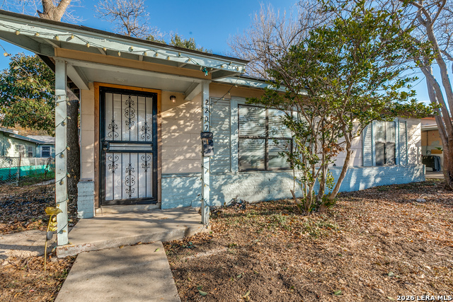 2207 Bronte Property Photo 3