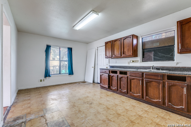 2207 Bronte Property Photo 9