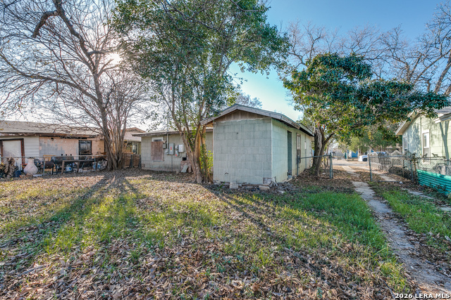 2207 Bronte Property Photo 22