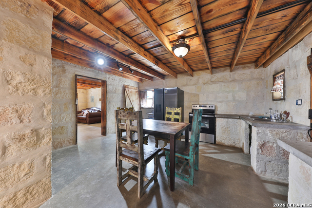 122 Brink Property Photo 7