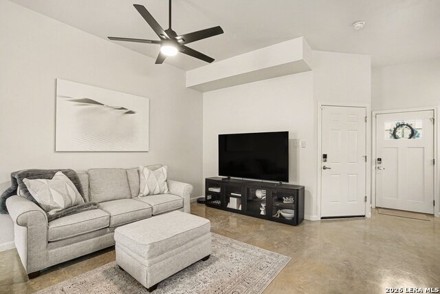 1002 Morningside Dr Property Photo 3