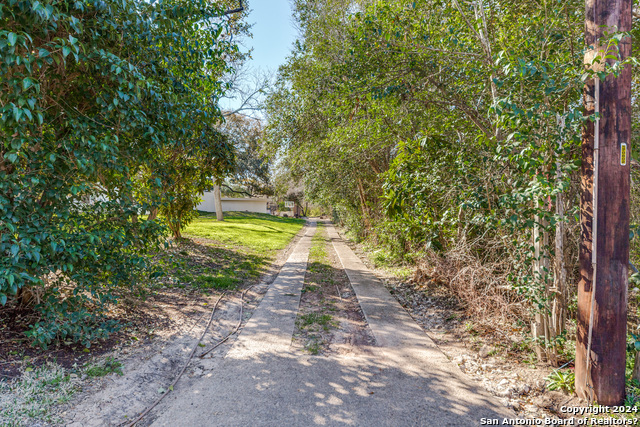 234 Rockhill Property Photo 8