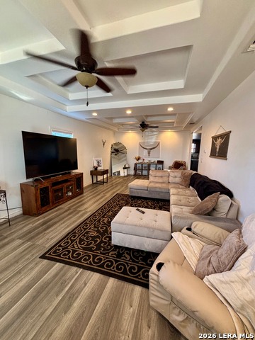 211 E Maverick Property Photo 2