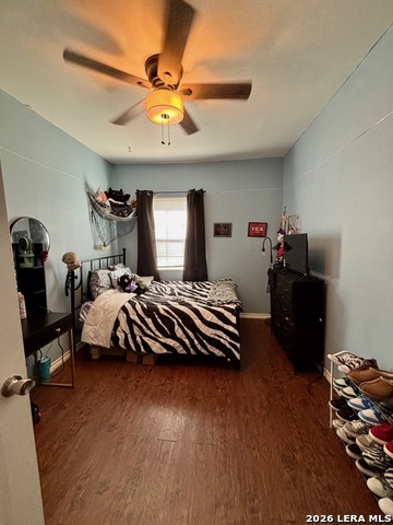 211 E Maverick Property Photo 7