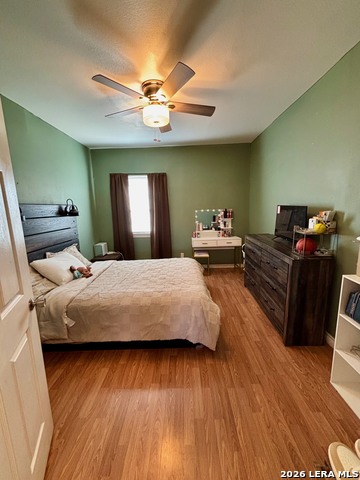 211 E Maverick Property Photo 8