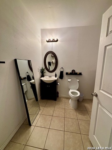 211 E Maverick Property Photo 9