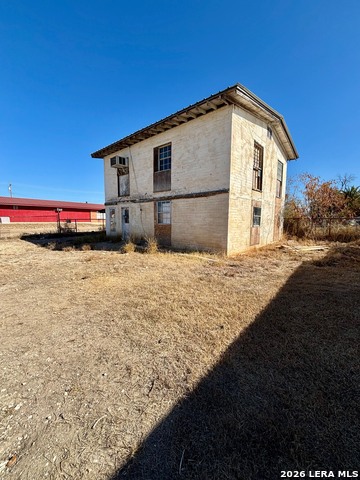 211 E Maverick Property Photo 12