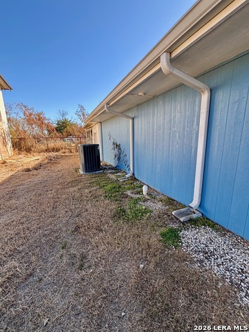 211 E Maverick Property Photo 14