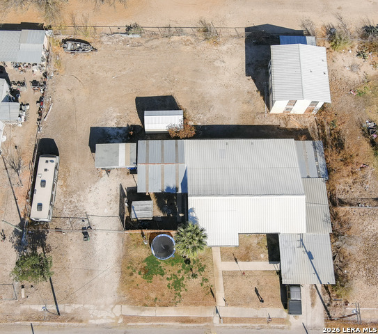 211 E Maverick Property Photo 15