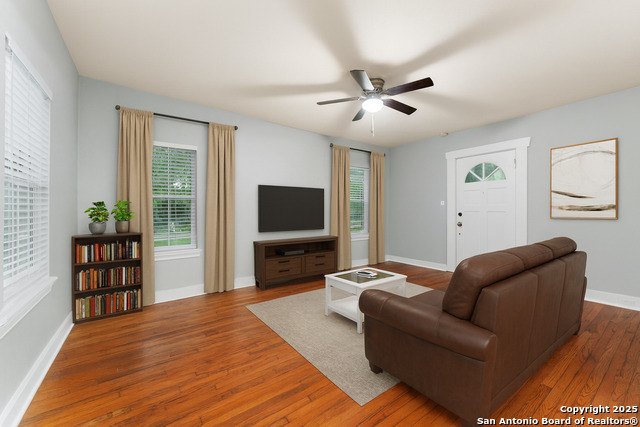 1806 W Mistletoe Ave Property Photo 7